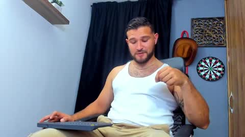 Snapshot of andrewdiaz_ chatting on April 7, 2026, 6:36 am Andrew Diaz online show from April 7, 2026, 6:36 am