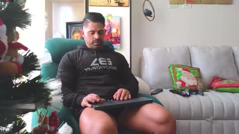 Andrew online show from December 19, 2025, 9:00 pm