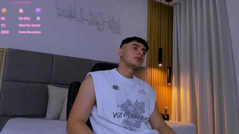 Andrewlamar21 online show from December 31, 2024, 1:52 pm