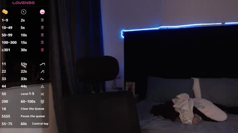 Snapshot of andrewmhilton_ chatting on October 27, 2025, 6:28 am andrewmhilton_ online show from October 27, 2025, 6:28 am