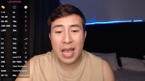 Snapshot of andrewmhilton_ chatting on November 5, 2025, 6:24 am andrewmhilton_ online show from November 5, 2025, 6:24 am