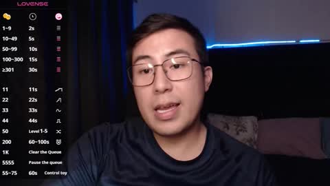 Snapshot of andrewmhilton_ chatting on November 6, 2025, 6:03 am andrewmhilton_ online show from November 6, 2025, 6:03 am