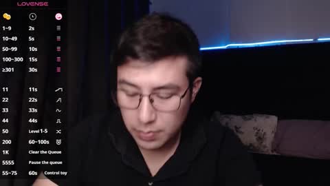 Snapshot of andrewmhilton_ chatting on November 7, 2025, 5:40 am andrewmhilton_ online show from November 7, 2025, 5:40 am