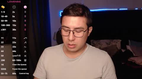 Snapshot of andrewmhilton_ chatting on November 9, 2025, 5:06 am andrewmhilton_ online show from November 9, 2025, 5:06 am