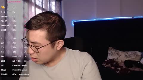 Snapshot of andrewmhilton_ chatting on November 9, 2025, 6:17 pm andrewmhilton_ online show from November 9, 2025, 6:17 pm