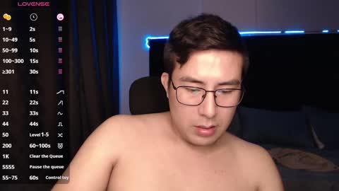 Snapshot of andrewmhilton_ chatting on November 11, 2025, 7:19 am andrewmhilton_ online show from November 11, 2025, 7:19 am