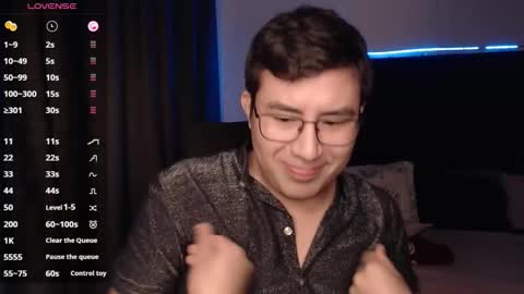 Snapshot of andrewmhilton_ chatting on November 18, 2025, 7:13 am andrewmhilton_ online show from November 18, 2025, 7:13 am