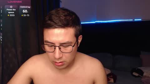 Snapshot of andrewmhilton_ chatting on December 1, 2025, 6:07 am andrewmhilton_ online show from December 1, 2025, 6:07 am