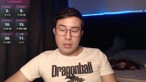 Snapshot of andrewmhilton_ chatting on December 3, 2025, 4:42 am andrewmhilton_ online show from December 3, 2025, 4:42 am