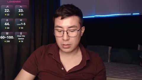 Snapshot of andrewmhilton_ chatting on December 4, 2025, 5:06 am andrewmhilton_ online show from December 4, 2025, 5:06 am