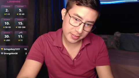 Snapshot of andrewmhilton_ chatting on December 14, 2025, 6:30 am andrewmhilton_ online show from December 14, 2025, 6:30 am