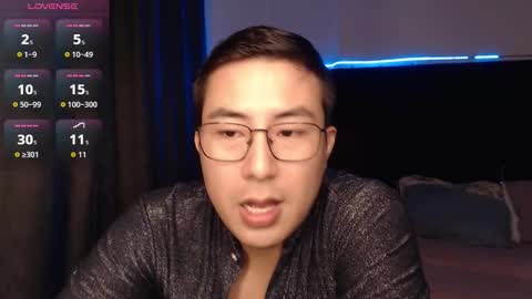 Snapshot of andrewmhilton_ chatting on December 16, 2025, 6:51 am andrewmhilton_ online show from December 16, 2025, 6:51 am