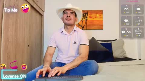 Snapshot of andrewstelee chatting on November 29, 2025, 9:29 pm andrewstelee online show from November 29, 2025, 9:29 pm