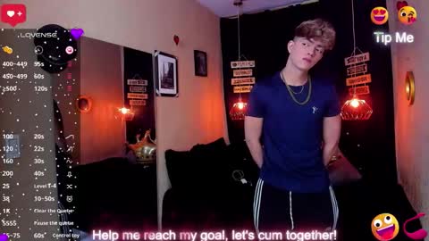 Snapshot of andrius_24 chatting on January 8, 2026, 7:05 pm online show from January 8, 2026, 7:05 pm