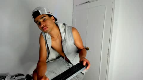 Snapshot of andy_0018 chatting on January 29, 2025, 7:57 am Andy online show from January 29, 2025, 7:57 am