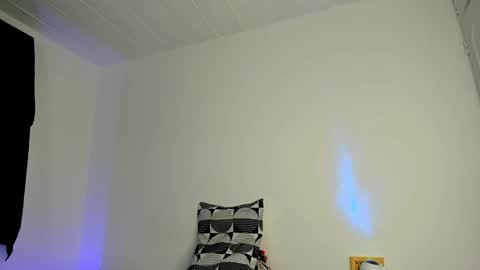 Snapshot of andy_0018 chatting on February 6, 2025, 12:33 am Andy online show from February 6, 2025, 12:33 am