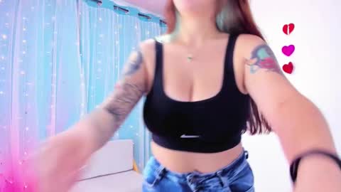 Snapshot of andy_bluee chatting on February 14, 2025, 10:28 am Andy bluee  online show from February 14, 2025, 10:28 am