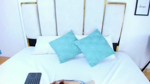 Snapshot of andy_bluee chatting on February 28, 2025, 7:15 am Andy bluee  online show from February 28, 2025, 7:15 am