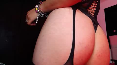 andy_eagleton_20 online show from December 15, 2025, 8:35 pm