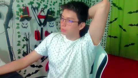 Snapshot of andy_gray01 chatting on November 23, 2025, 12:05 pm Andy Gray online show from November 23, 2025, 12:05 pm