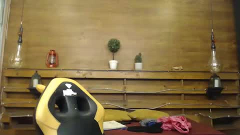 andy online show from November 14, 2025, 7:23 pm