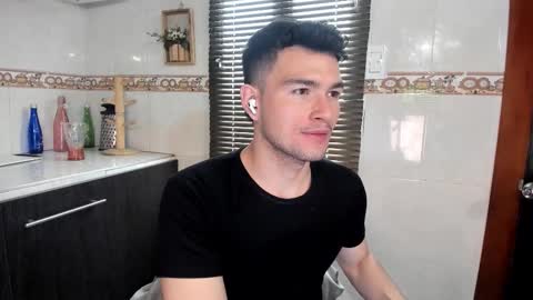 Snapshot of andy_vera chatting on December 17, 2025, 1:55 am Andy online show from December 17, 2025, 1:55 am