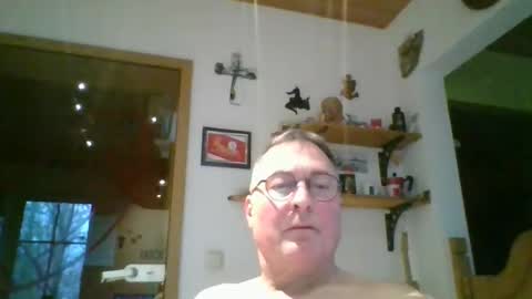 Snapshot of andybayern chatting on December 19, 2025, 2:24 pm andybayern online show from December 19, 2025, 2:24 pm