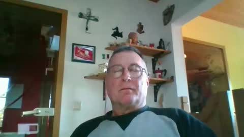 Snapshot of andybayern chatting on April 23, 2026, 4:20 pm andybayern online show from April 23, 2026, 4:20 pm