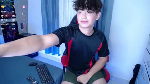 Snapshot of andyboy_19 chatting on December 13, 2024, 11:28 pm andy online show from December 13, 2024, 11:28 pm