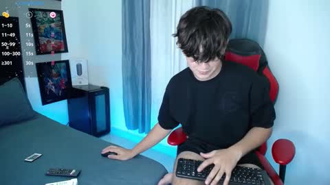 Snapshot of andyboy_19 chatting on December 26, 2024, 11:35 pm andy online show from December 26, 2024, 11:35 pm