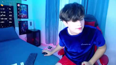 Snapshot of andyboy_19 chatting on January 19, 2025, 12:38 am andy online show from January 19, 2025, 12:38 am