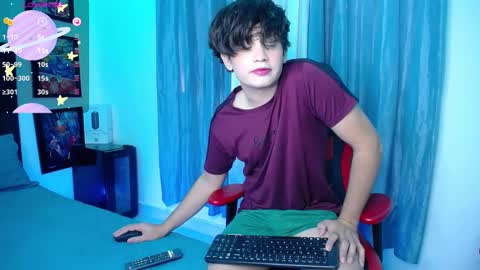 Snapshot of andyboy_19 chatting on February 18, 2025, 10:14 pm andy online show from February 18, 2025, 10:14 pm