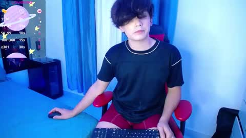 Snapshot of andyboy_19 chatting on March 8, 2025, 1:39 am andy online show from March 8, 2025, 1:39 am