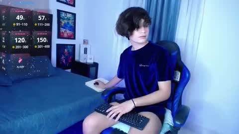 Snapshot of andyboy_19 chatting on October 28, 2025, 10:34 pm andy online show from October 28, 2025, 10:34 pm