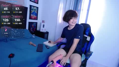 Snapshot of andyboy_19 chatting on November 3, 2025, 9:05 pm andy online show from November 3, 2025, 9:05 pm