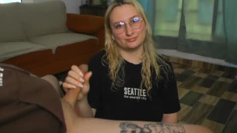 Cherry online show from April 7, 2026, 8:53 pm