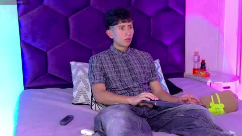 andyjustgame  online show from April 14, 2026, 4:18 am