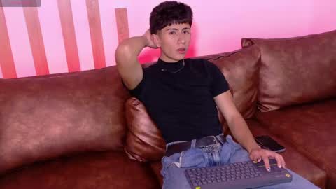 Snapshot of andyjustgame_ chatting on June 4, 2026, 4:40 am andyjustgame online show from June 4, 2026, 4:40 am