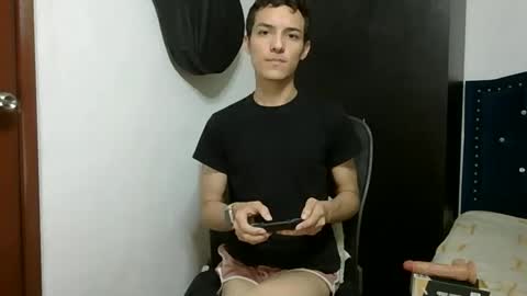 Snapshot of andytwi chatting on April 21, 2026, 3:02 am Andy online show from April 21, 2026, 3:02 am
