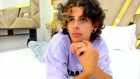 Snapshot of andyxibrat chatting on October 3, 2025, 8:06 pm andyxibrat online show from October 3, 2025, 8:06 pm