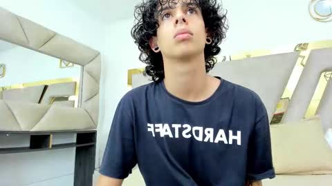 Snapshot of andyxibrat chatting on November 15, 2025, 7:21 pm andyxibrat online show from November 15, 2025, 7:21 pm