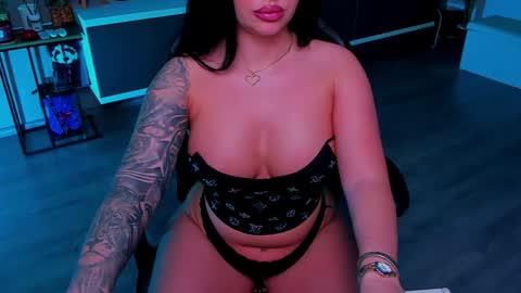 Snapshot of anemariejolie chatting on April 29, 2026, 5:30 pm Anne online show from April 29, 2026, 5:30 pm