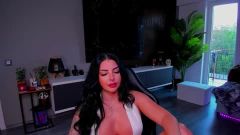 Snapshot of anemariejolie chatting on May 6, 2026, 4:12 pm Anne online show from May 6, 2026, 4:12 pm