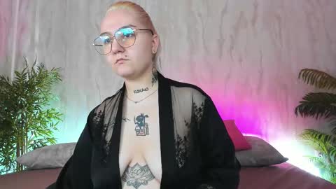 Snapshot of anet_dream chatting on November 28, 2025, 5:04 pm Anet Dream online show from November 28, 2025, 5:04 pm