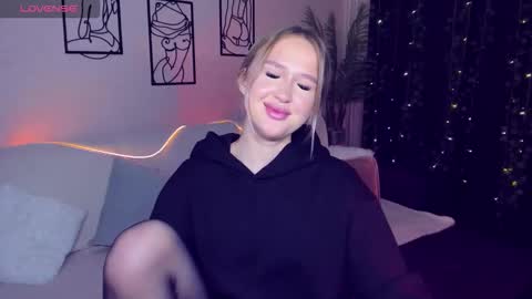 Anfisa online show from December 3, 2025, 5:44 pm