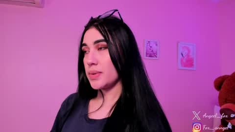 Angel  online show from May 27, 2026, 1:57 am