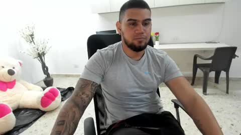 Snapshot of angel__tattoo chatting on May 30, 2026, 3:53 pm angel__tattoo online show from May 30, 2026, 3:53 pm