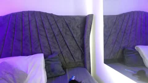 Angel  online show from April 16, 2026, 12:39 pm