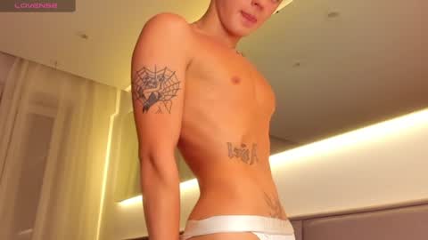 angel_andreww online show from December 26, 2024, 3:31 pm