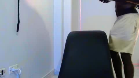 Snapshot of angel_blakee chatting on December 7, 2024, 3:47 am Angel Blake online show from December 7, 2024, 3:47 am